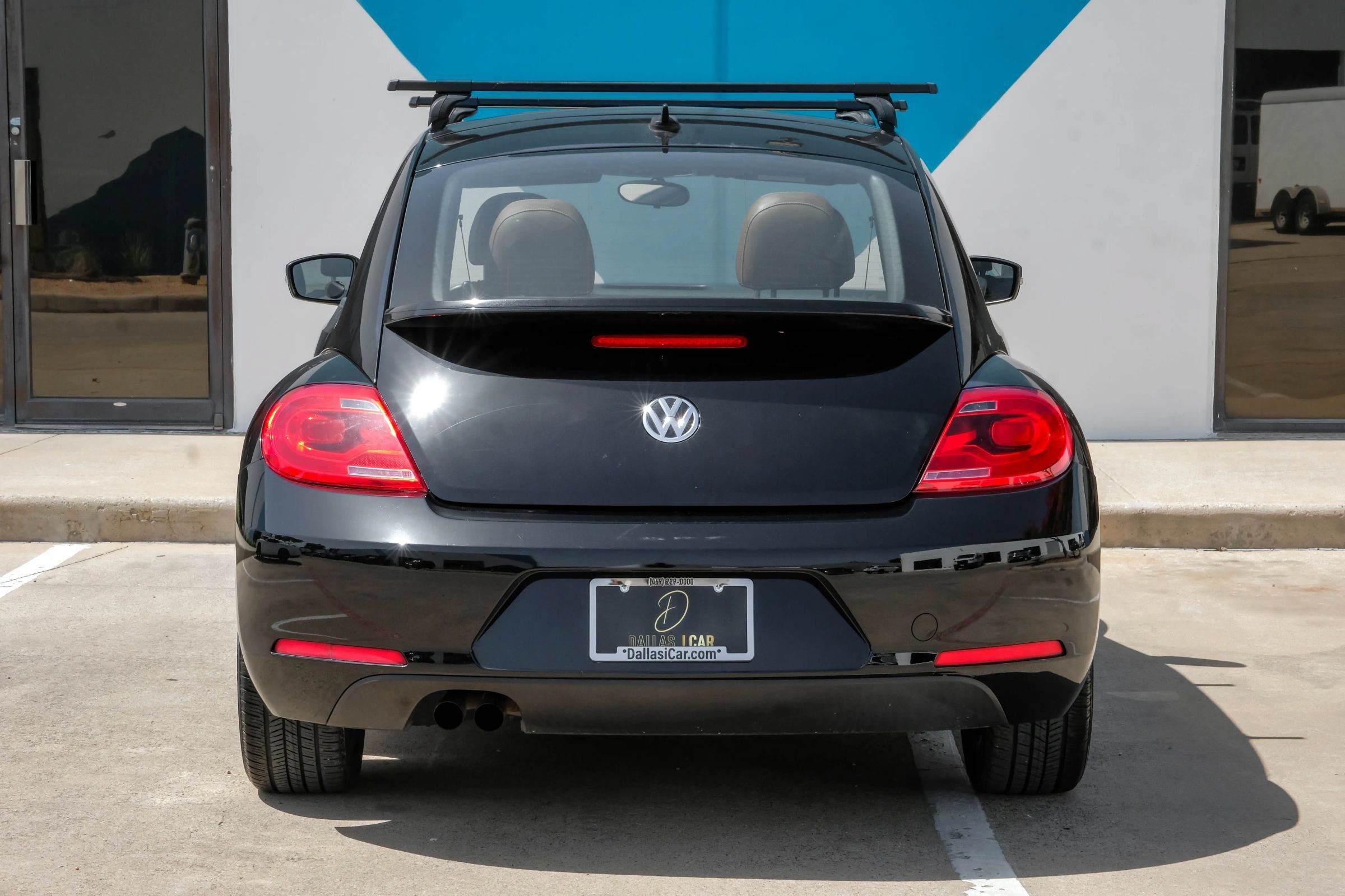 Used 2015 Volkswagen Beetle 1.8T Classic FWD image 11