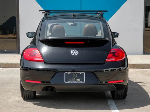 Used 2015 Volkswagen Beetle 1.8T Classic FWD image 11
