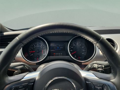 Used 2020 Ford Mustang Premium RWD image 27