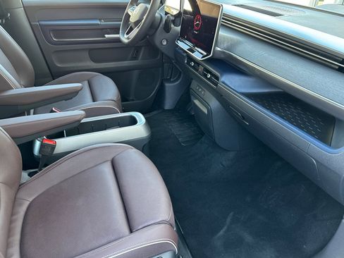 New 2025 Volkswagen ID. Buzz Pro S image 14