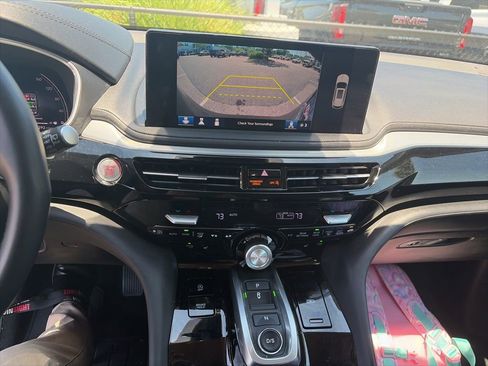 Used 2025 Acura MDX SH-AWD w/ Technology Package image 20