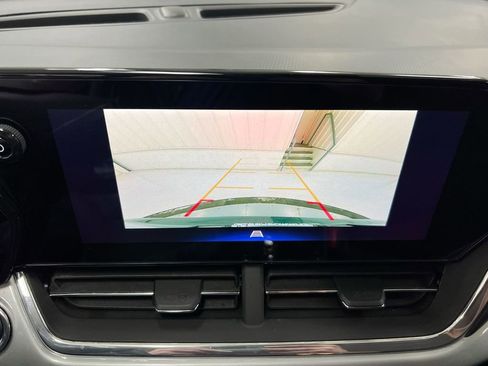 Used 2025 Chevrolet Trax LT w/ LT Convenience Package image 15