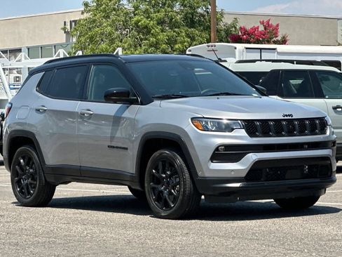 Used 2023 Jeep Compass Latitude w/ Convenience Group AWD/4WD image 10