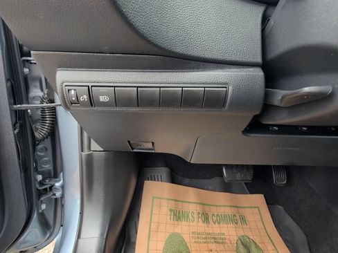 Used 2024 Toyota Corolla SE FWD image 19