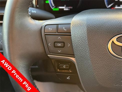 Used 2025 Toyota Camry XLE image 19