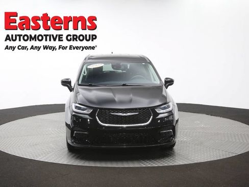Used 2023 Chrysler Pacifica Touring-L FWD image 54