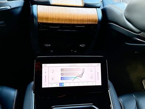 Used 2024 Jeep Grand Wagoneer L Series III image 21