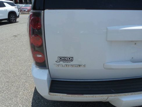 Used 2007 GMC Yukon Denali AWD/4WD image 10