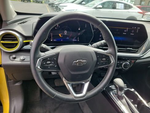 Used 2024 Chevrolet Trax ACTIV w/ Sunroof Package FWD image 26