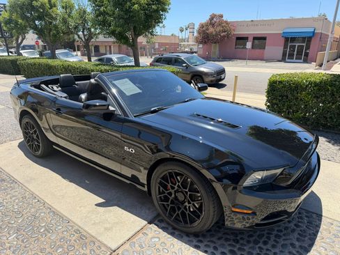 Used 2014 Ford Mustang GT Premium w/ Electronics Package RWD image 19