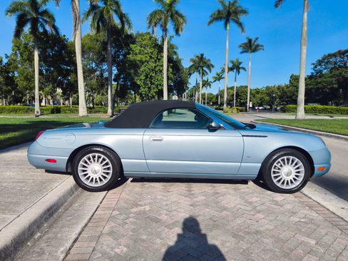 Used 2004 Ford Thunderbird image 31