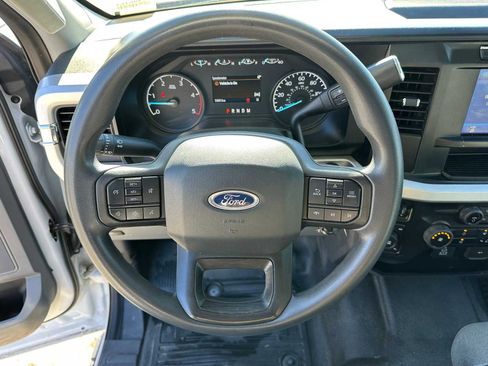 Used 2023 Ford F350 XLT AWD/4WD image 22