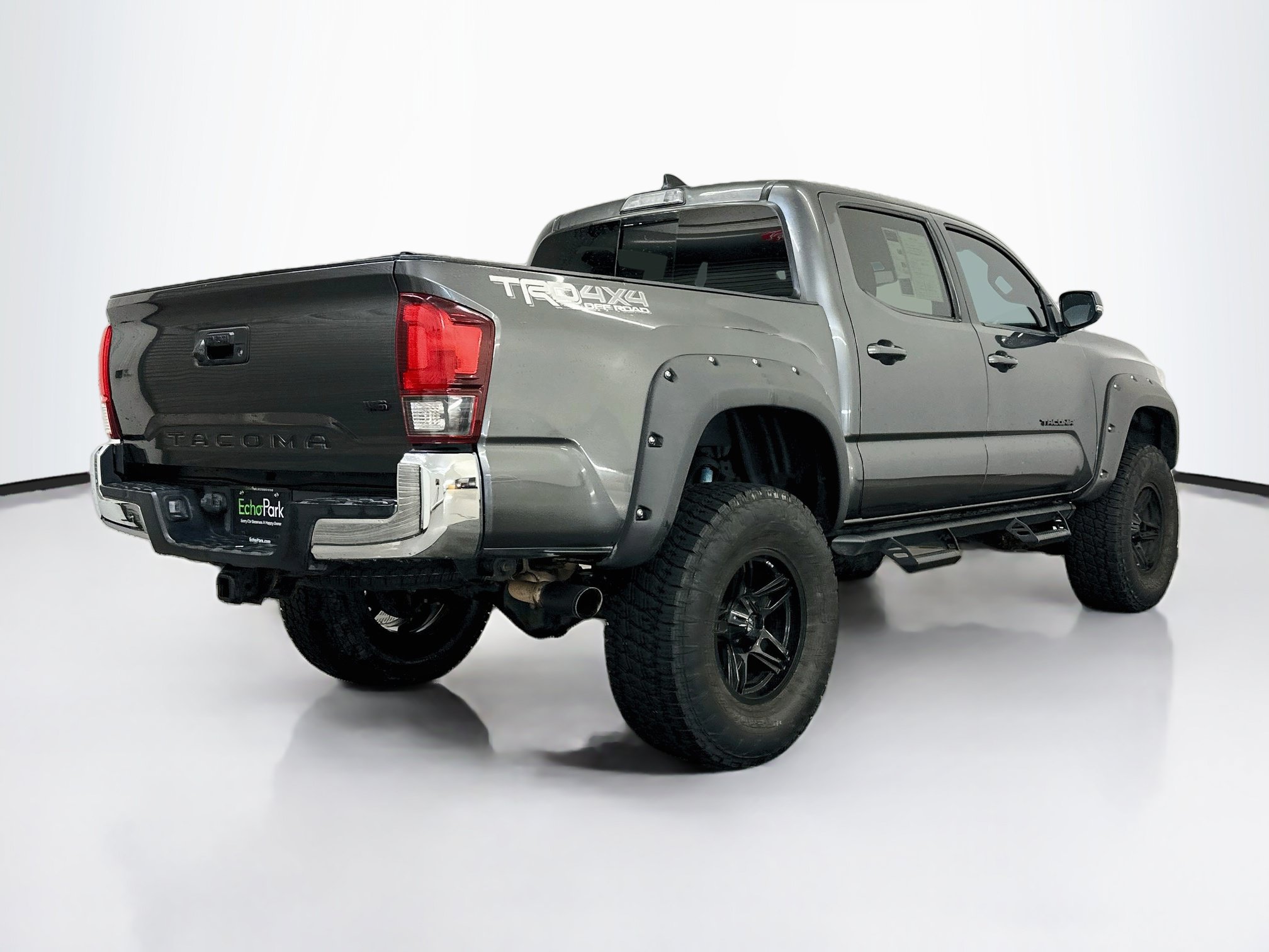 Used 2019 Toyota Tacoma TRD Off-Road AWD/4WD image 9