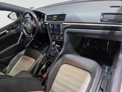 Used 2018 Volkswagen Passat 3.6 FWD image 35