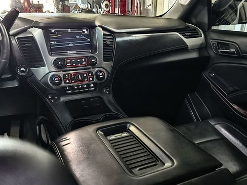 Used 2016 GMC Yukon XL SLT w/ Open Road Package AWD/4WD image 27