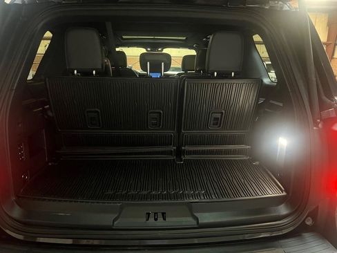 Used 2023 Ford Expedition Limited AWD/4WD image 32