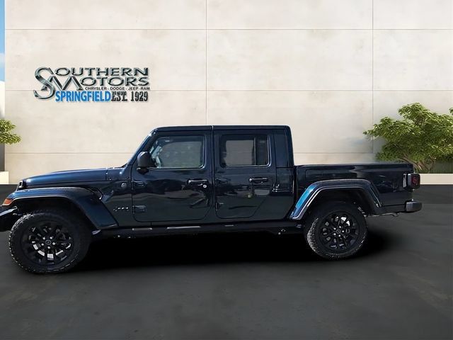 Used 2025 Jeep Gladiator Sport AWD/4WD image 29