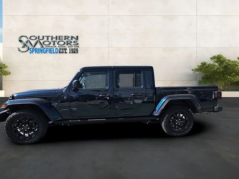 Used 2025 Jeep Gladiator Sport AWD/4WD image 29