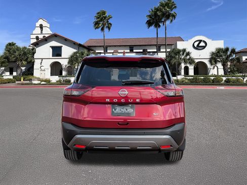 Used 2023 Nissan Rogue SL w/ SL Premium Package FWD image 3