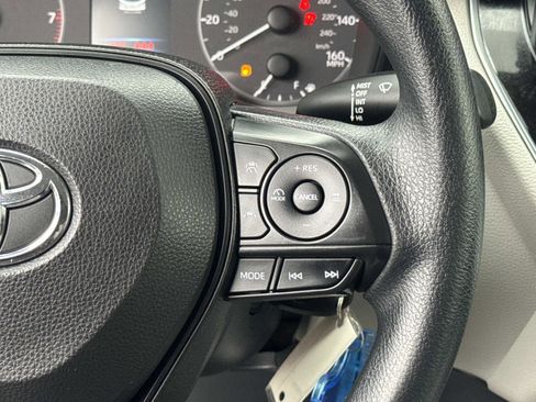 Used 2023 Toyota Corolla Cross L image 8