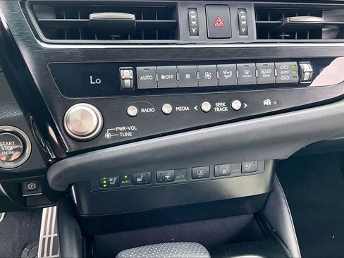 Certified 2023 Lexus ES 350 F Sport w/ Accessory Package (Z2) FWD image 33