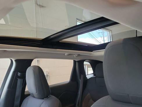 Used 2016 Jeep Cherokee 75th Anniversary image 12