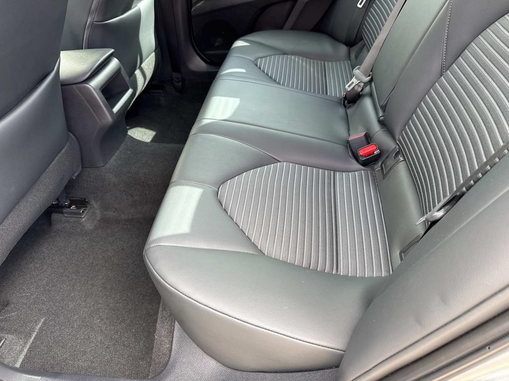 Used 2023 Toyota Camry SE FWD image 15