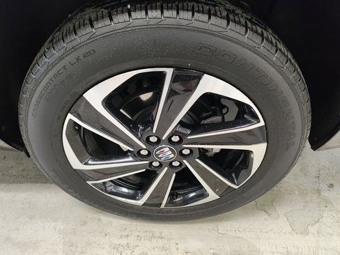 Used 2025 Buick Enclave Sport Touring w/ LPO, Floor Liner Package FWD image 21