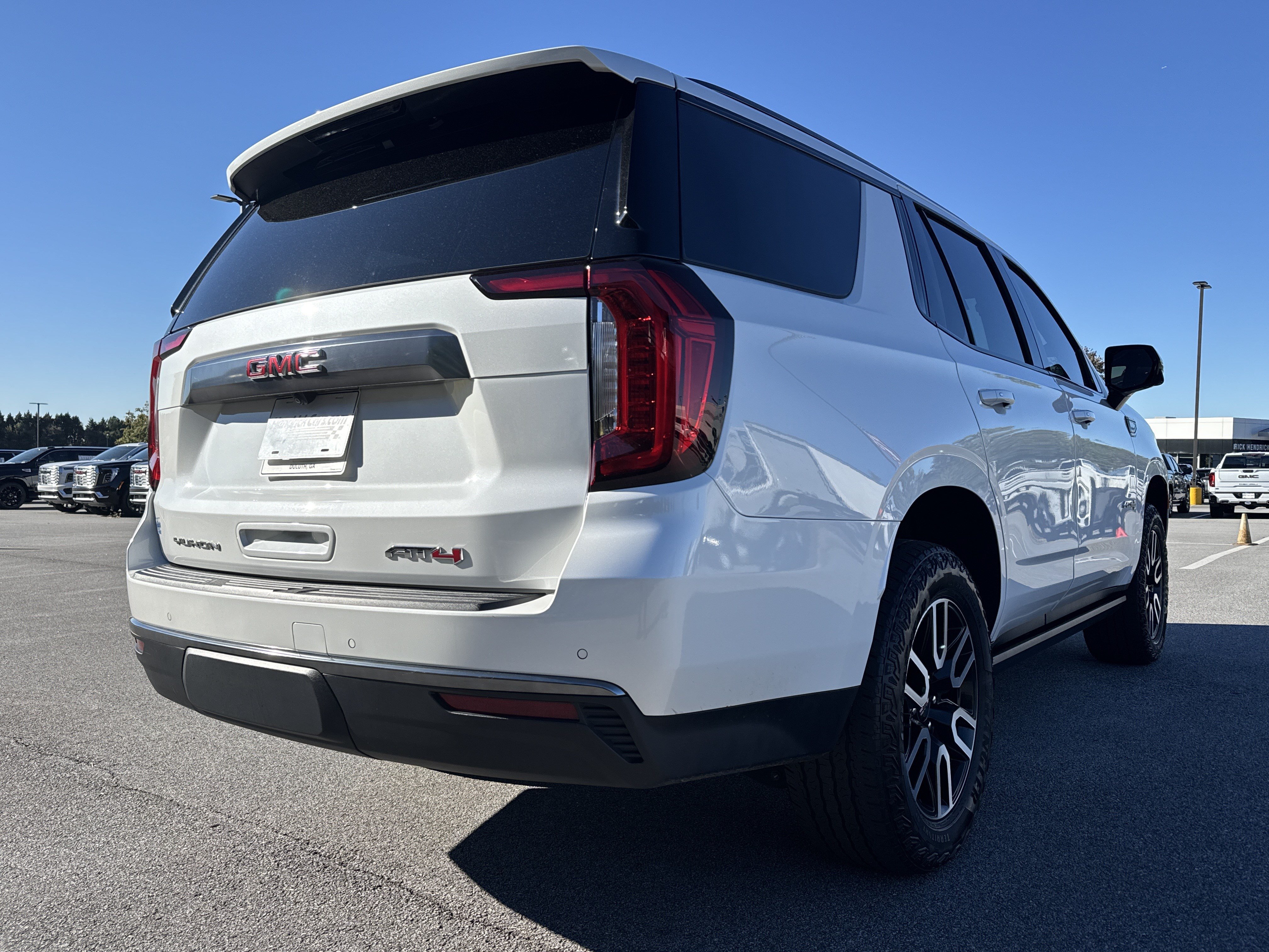 Used 2024 GMC Yukon AT4 w/ AT4 Premium Plus Package AWD/4WD image 10