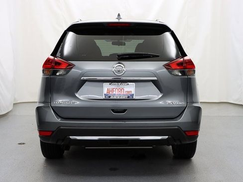Used 2018 Nissan Rogue SV image 6