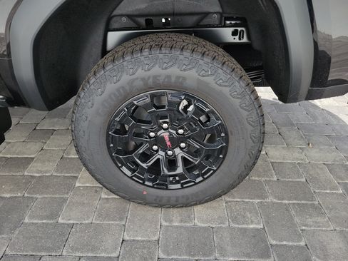 New 2026 GMC Canyon Elevation w/ Convenience Package RWD image 10