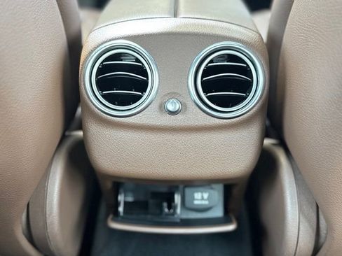 Used 2017 Mercedes-Benz E 300 4MATIC image 32
