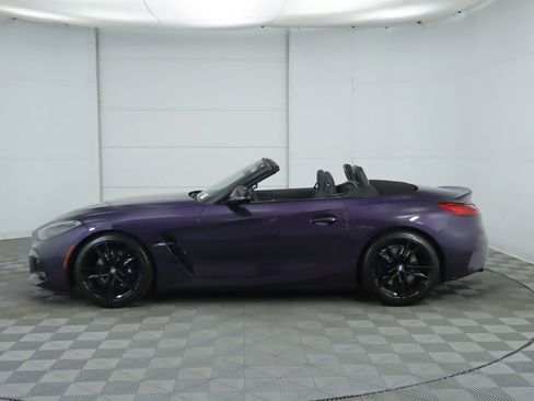 Used 2025 BMW Z4 M40i w/ Premium Package image 8