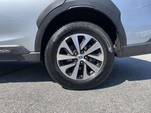 Used 2024 Subaru Outback Premium AWD/4WD image 8