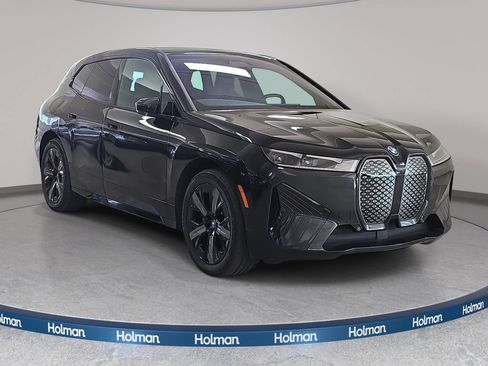 Used 2024 BMW iX xDrive50 w/ Premium Package AWD/4WD image 4