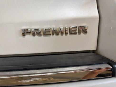 Used 2019 Chevrolet Suburban Premier w/ Premier Plus Edition AWD/4WD image 34