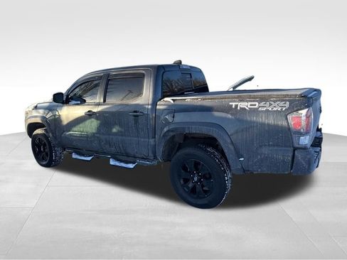 Used 2020 Toyota Tacoma TRD Sport image 9
