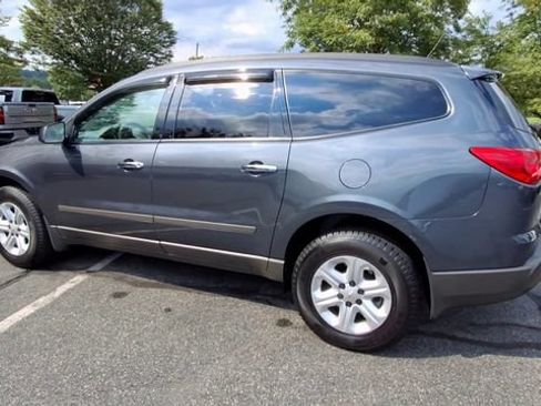 Used 2011 Chevrolet Traverse LS AWD/4WD image 6