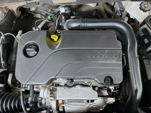 Used 2024 Chevrolet Malibu LT image 32