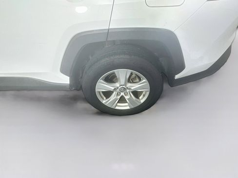 Used 2019 Toyota RAV4 XLE w/ Convenience Package AWD/4WD image 11