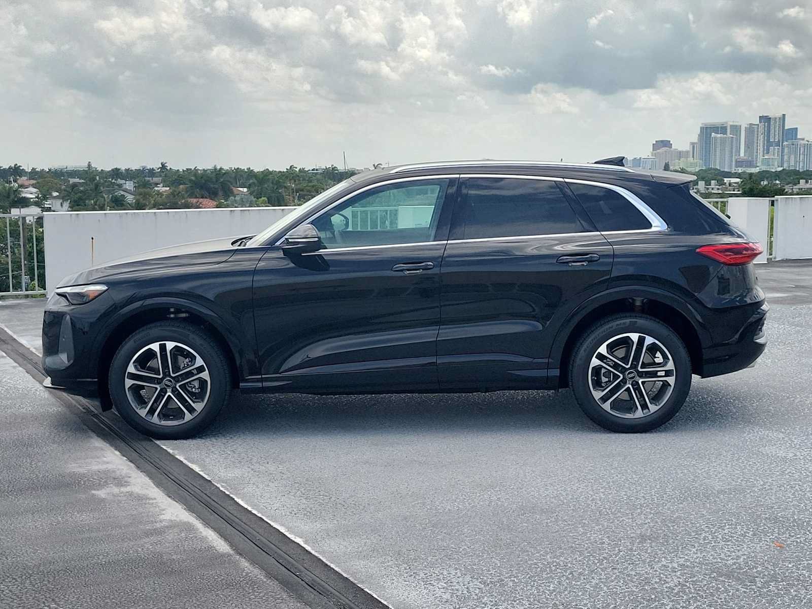 New 2026 Audi Q5 Premium Plus AWD/4WD image 3