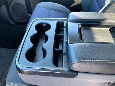 Used 2018 Chevrolet Silverado 1500 LT w/ LT Eassist Package image 19