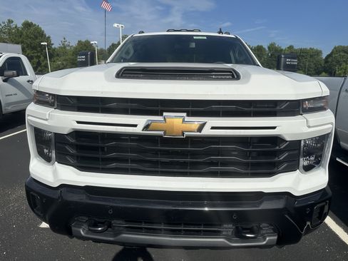 New 2026 Chevrolet Silverado 2500 Custom w/ Custom Value Package AWD/4WD image 3
