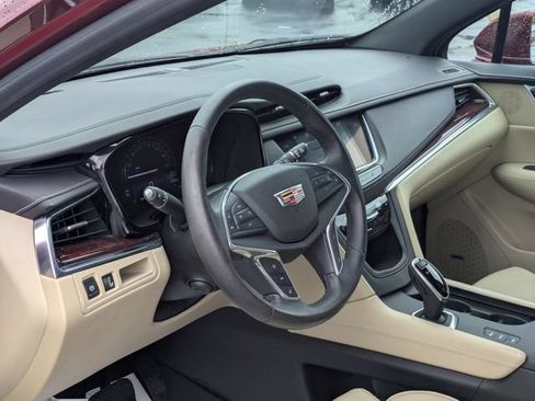 Used 2017 Cadillac XT5 Premium Luxury AWD/4WD image 14