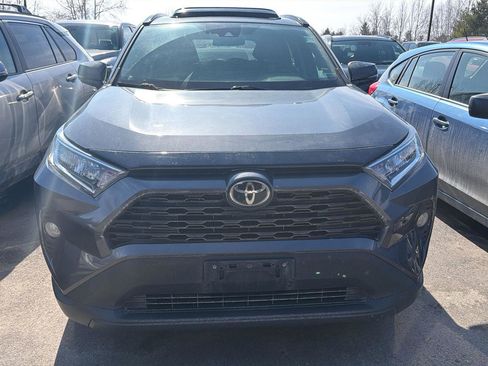 Used 2020 Toyota RAV4 XLE Premium image 2
