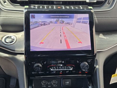 Used 2025 Jeep Grand Cherokee Limited RWD image 15