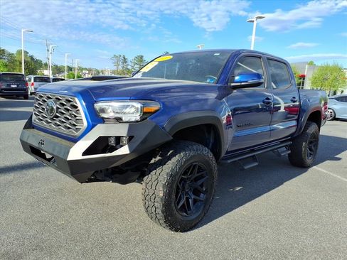 Used 2023 Toyota Tacoma TRD Off-Road w/ Technology Package AWD/4WD image 14