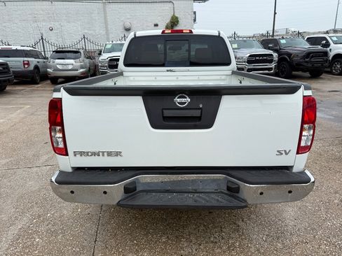 Used 2016 Nissan Frontier SV RWD image 6