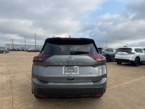 Used 2024 Nissan Rogue SV image 17