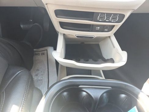 Used 2022 Chrysler Pacifica Touring-L FWD image 14